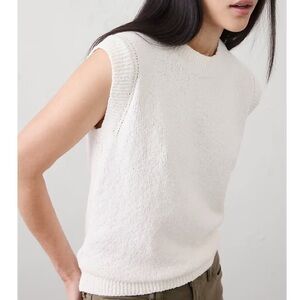 NWT Banana Republic Woman’s White Crewneck Knit Sweater Vest